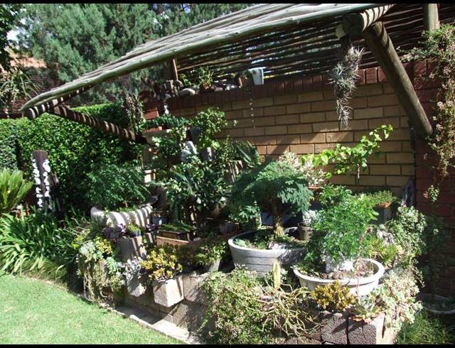 3 BEDROOM HOUSE FOR SALE IN FLORIDA HILLS